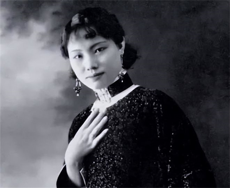 京剧演员孟小冬简介照片,京剧名角孟小冬