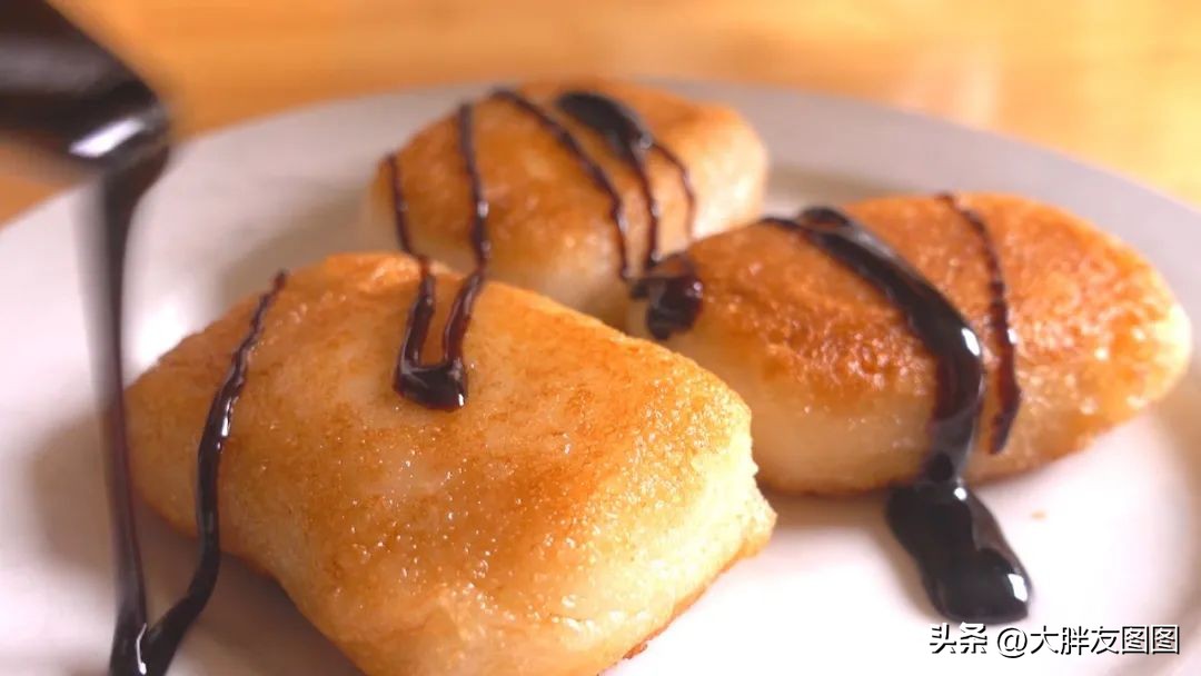 不用烤箱就能做的爆浆芝士年糕,自制芝士手指年糕的家常做法