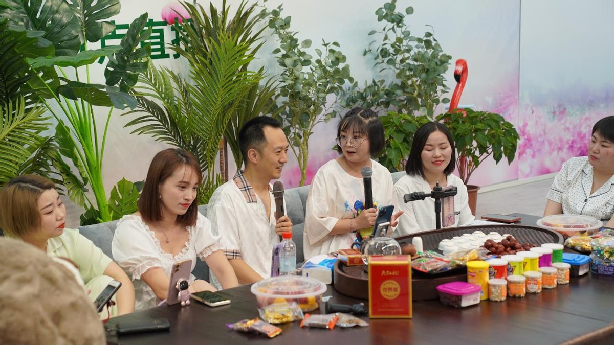 内衣周刊发布会,内衣周刊现场采访直播