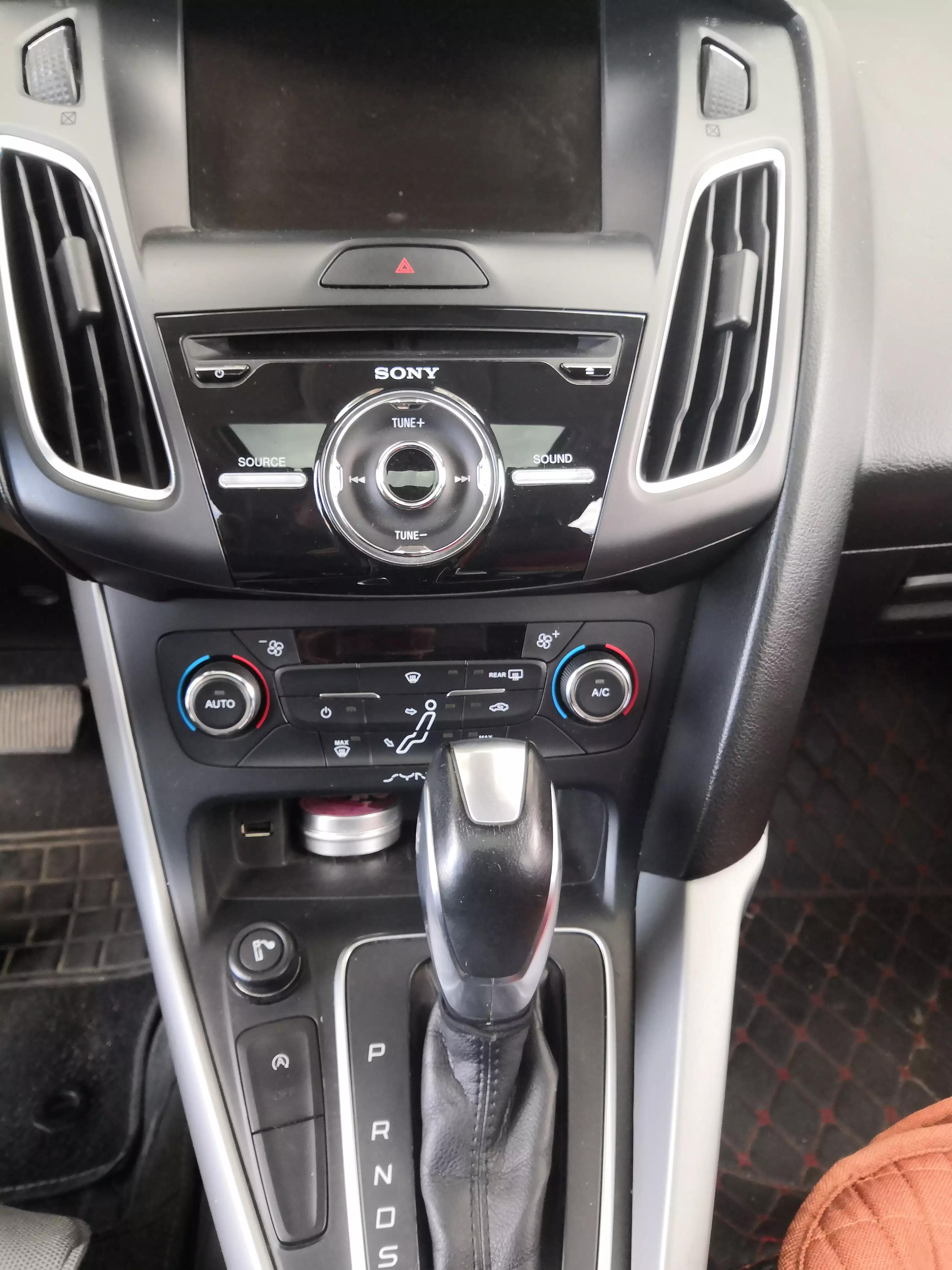 2015款福克斯1.5t两厢运动评测,2015款福特福克斯1.5t运动