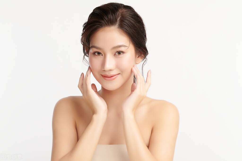 鼻子出油起皮怎么擦粉底液,鼻子周围一抹粉底液就起皮怎么办