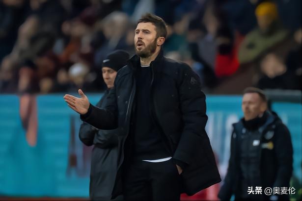 兰帕德担任埃弗顿教练,兰帕德和杰拉德当教练