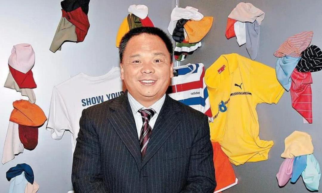 靠“耍大牌”年赚240亿！最嚣张的甲方，为何让耐克阿迪抢着求虐