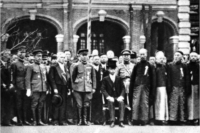 张学良晚年提到末代皇帝，随后怒言：我若是*产党共**，一定会灭他