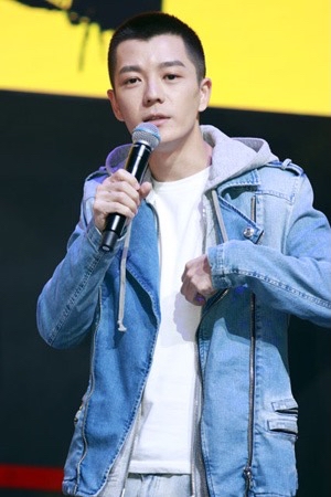 魏晨王铮亮阿穆隆演唱会,王铮亮阿穆隆