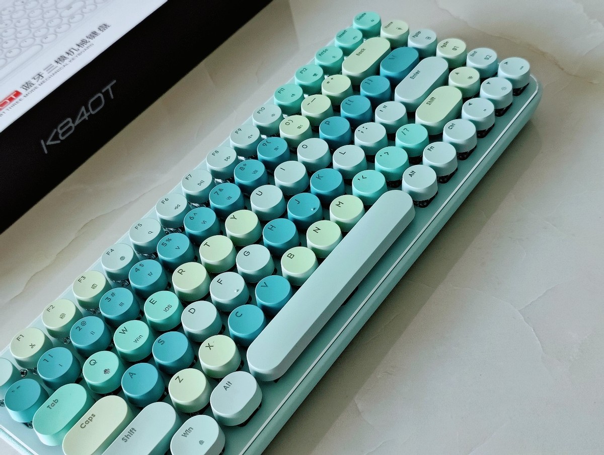 黑爵复古青轴键盘测评,青轴键盘和黑爵键盘哪个好
