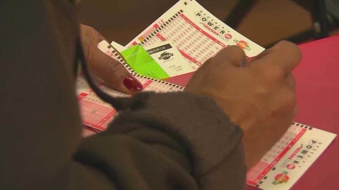 休斯顿奖金,休斯顿夺冠观众席起立欢呼