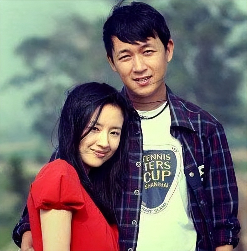 43岁董洁演“*妇情**”，教科书式撩汉，不靠颜值靠懂事