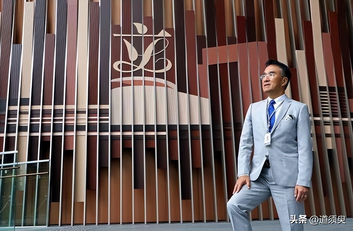 千万富翁体验清洁工生活 (富人体验清洁工生活)