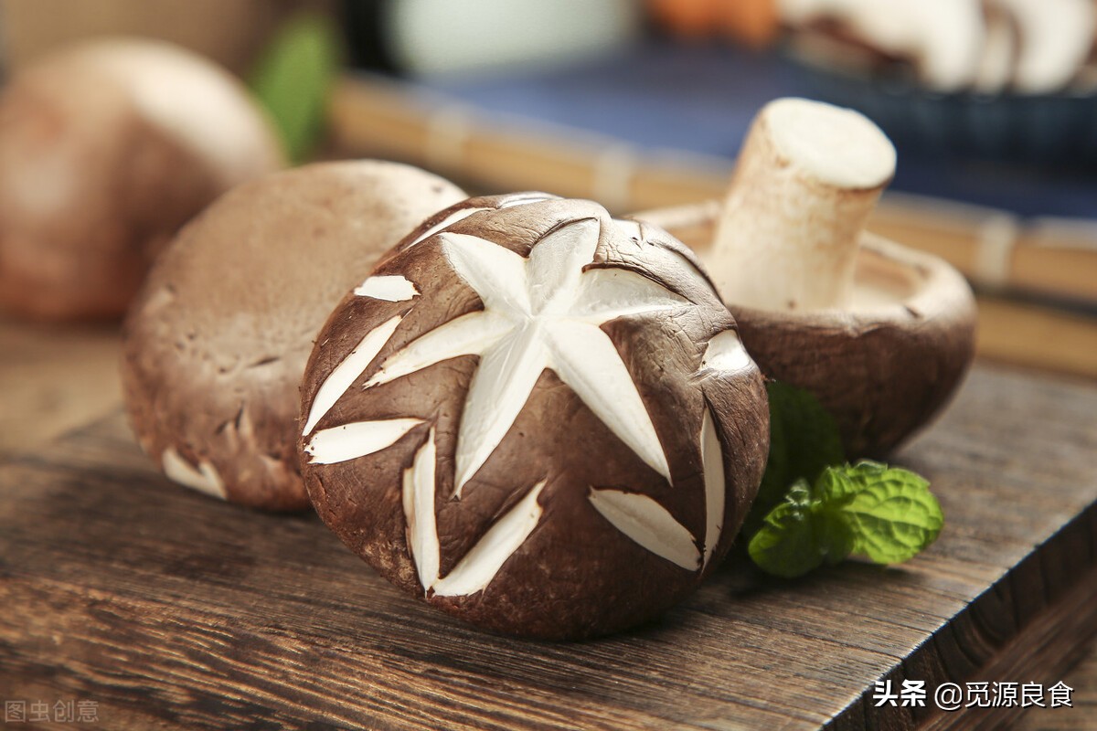 炖鸡汤教你3个技巧肉嫩滑,这个季节炖鸡汤最好吃的做法