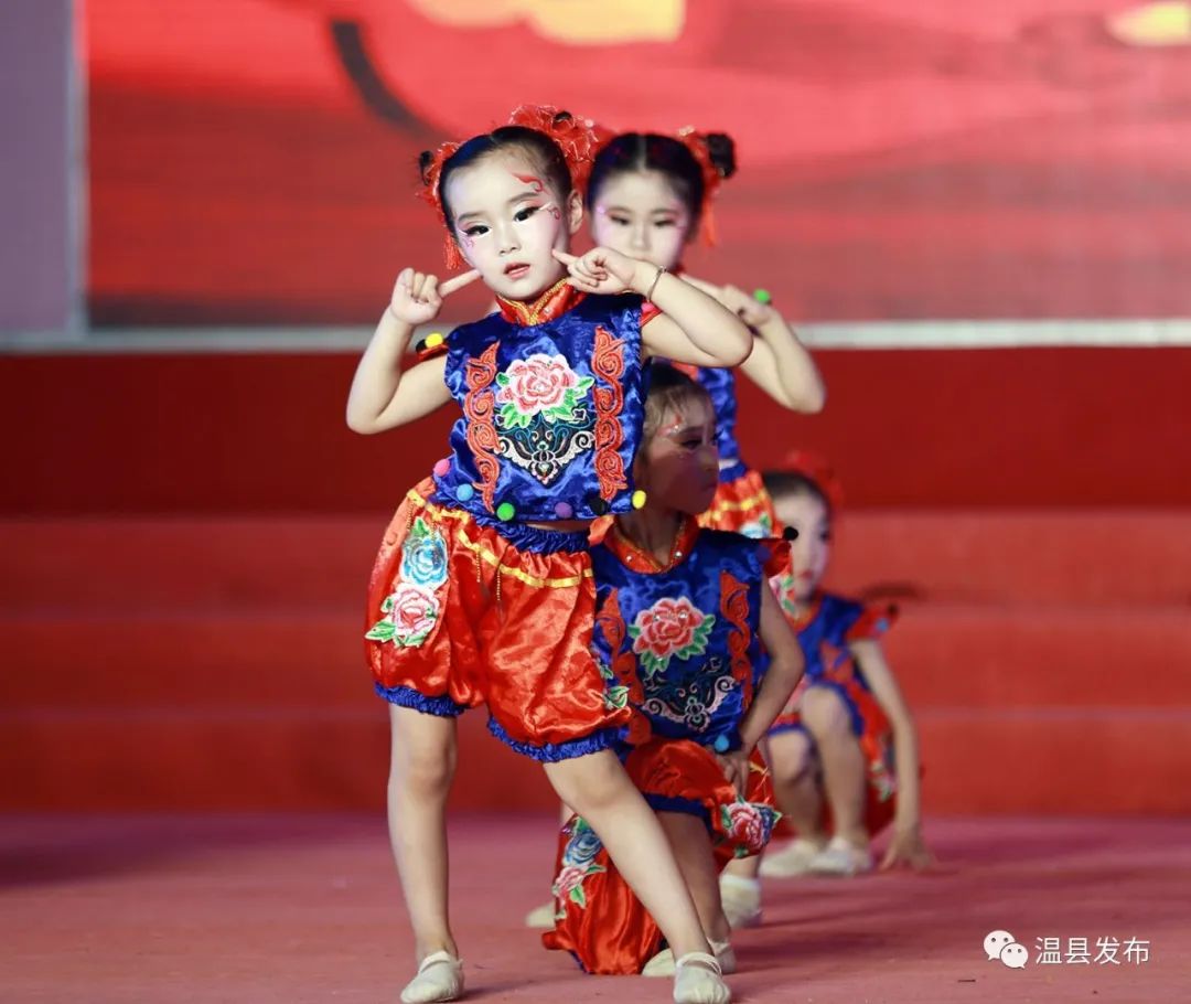 来了，当之无愧的“领舞者”！