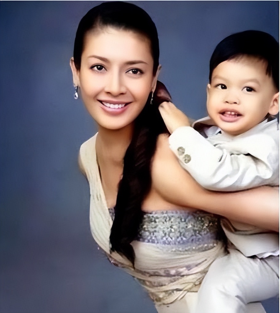 泰国提帮功王子18岁生日情况,泰王14岁提帮功难当大任