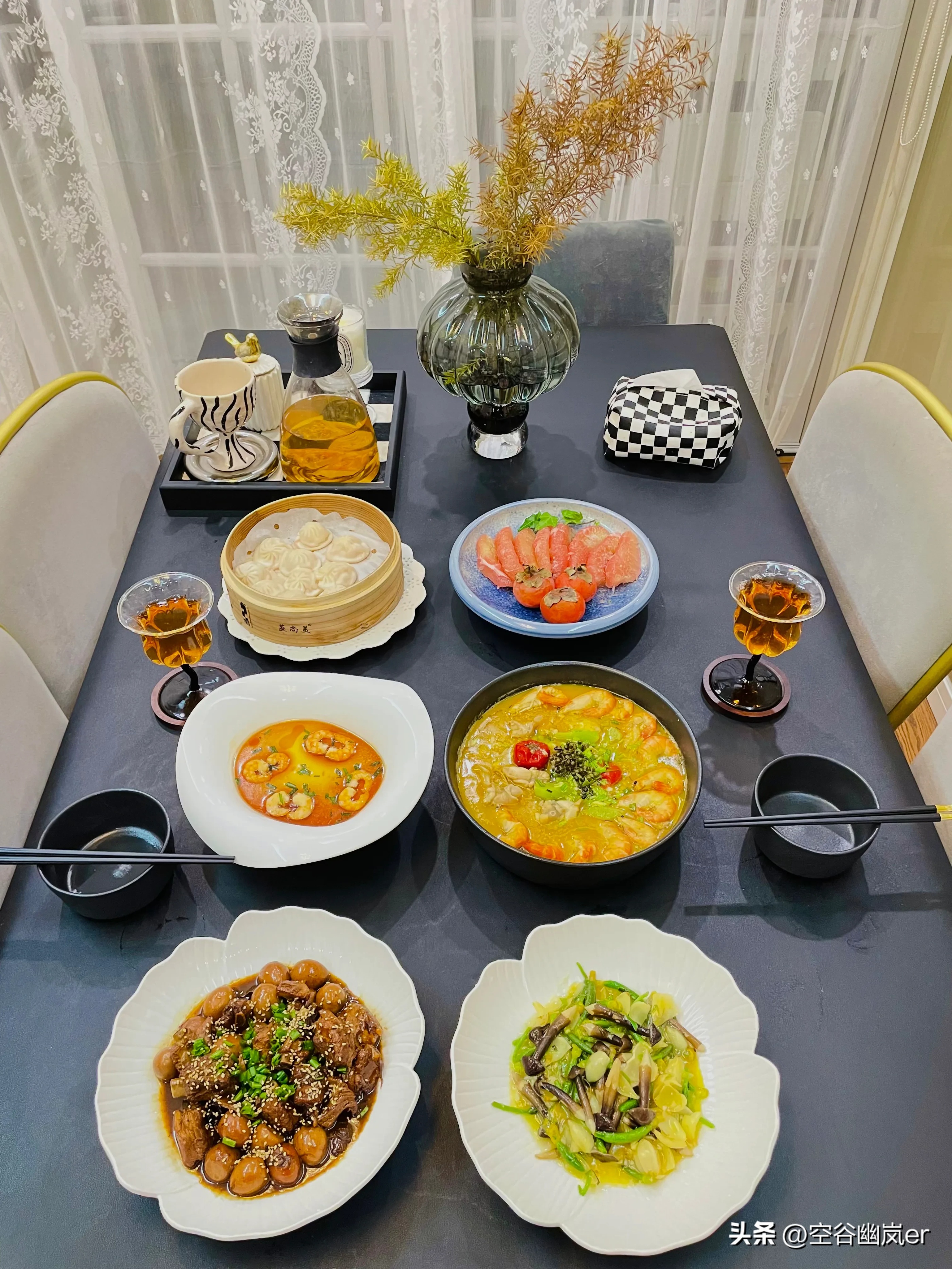 一群人靠着各种知识解决问题,一群人克服困难