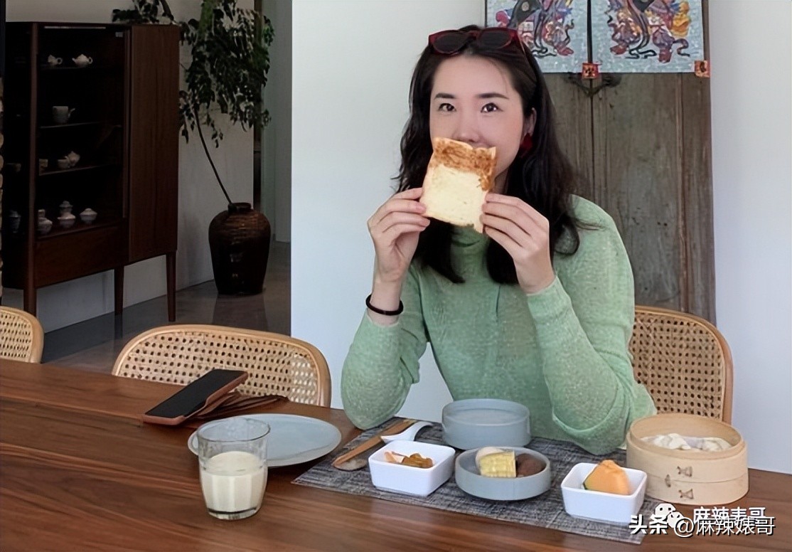 网红张大奕官宣订婚对象是谁,跟张大奕找对象的是谁