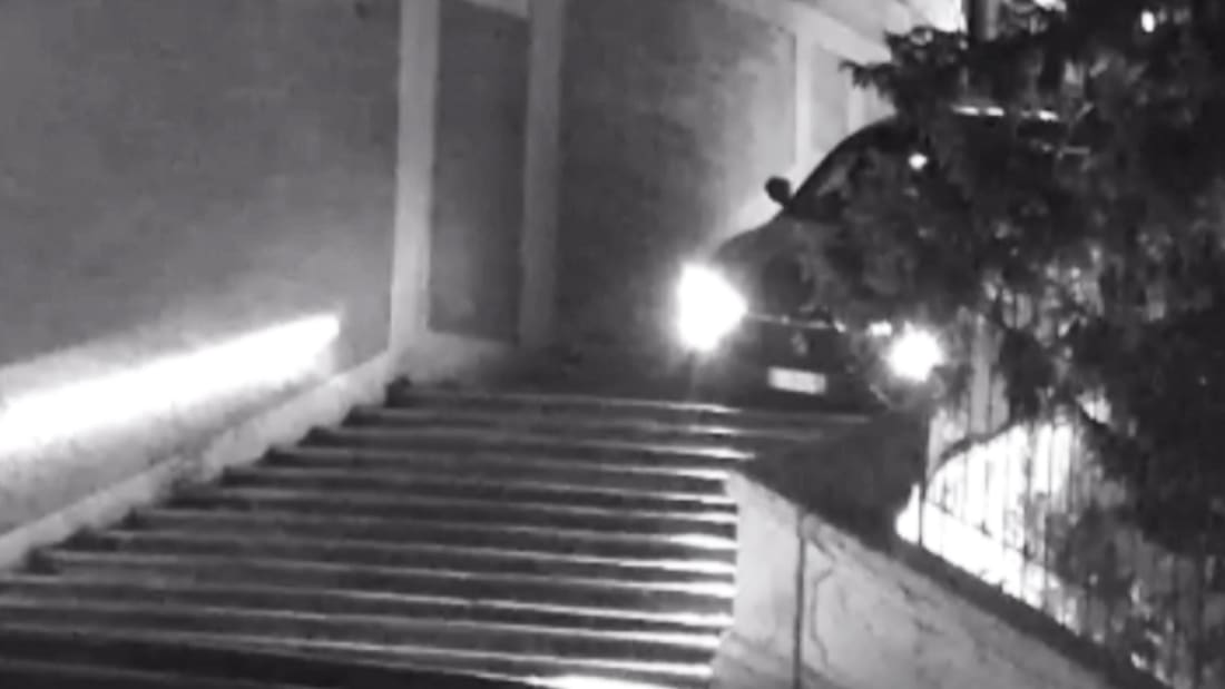 一名沙特男子开着玛莎拉蒂从罗马的古代台阶上下来后被起诉