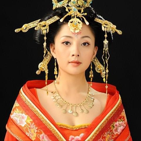 唐朝服饰袒胸露背,唐朝女子内衣服饰