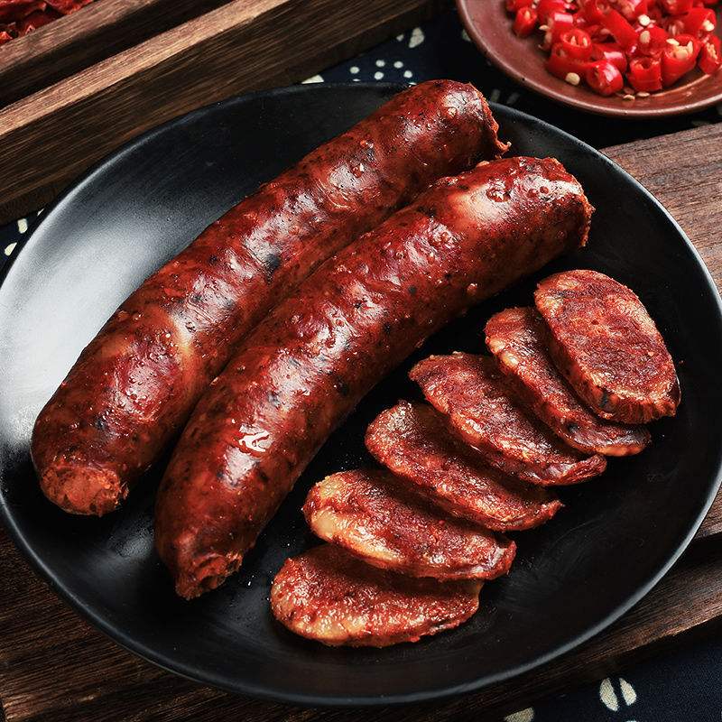 狗吃腊肠会拉肚子吗,狗吃香肠为什么会吐出白沫