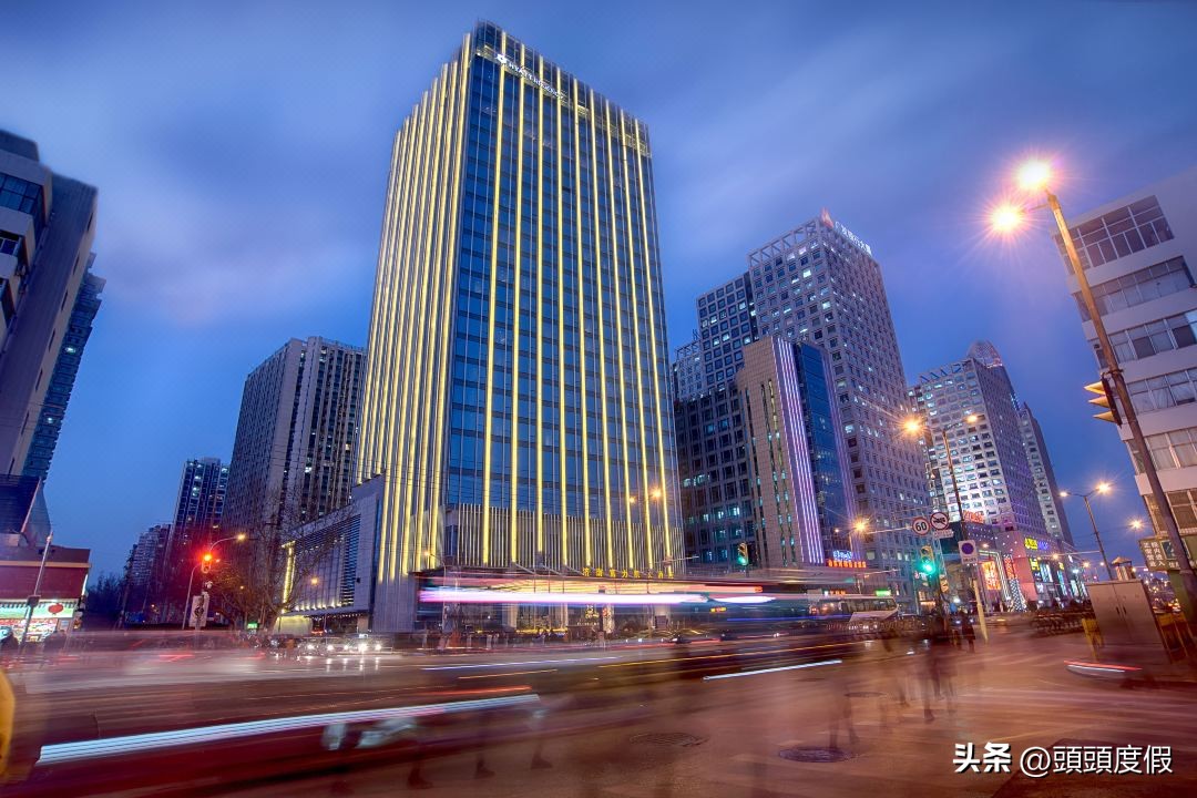 济南前十酒店,趵突泉一城山色半城湖