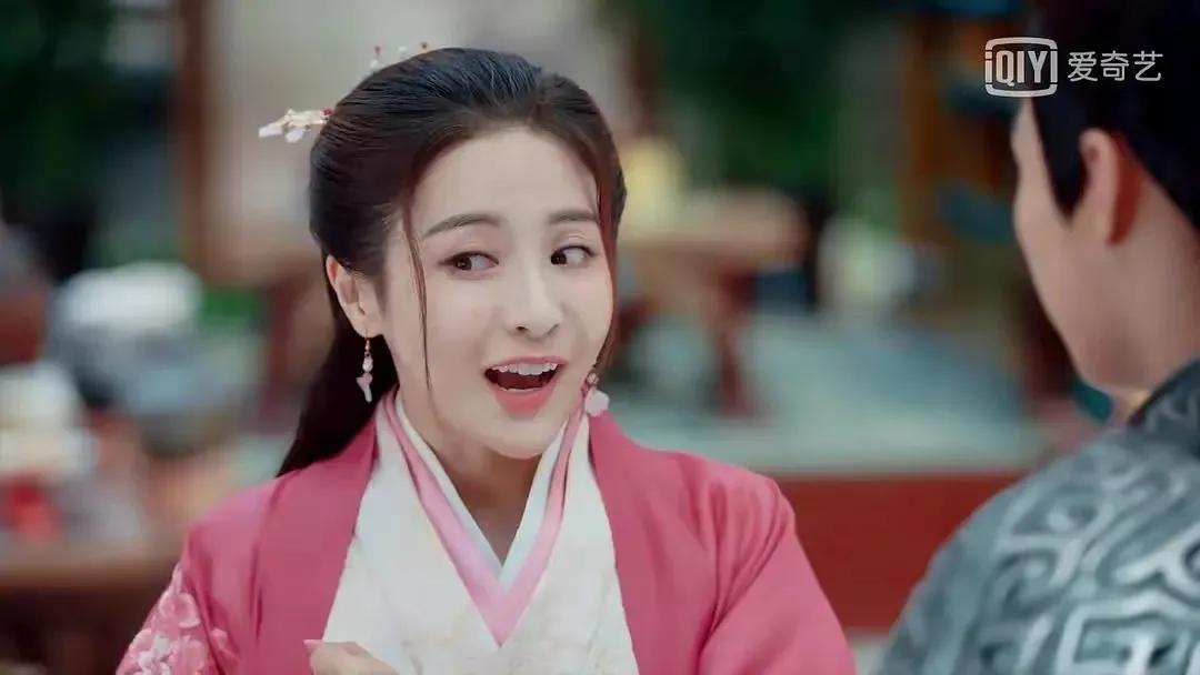 脸没恢复就别出来捞金，发面馒头、蜡像脸，求求你们放过观众吧！