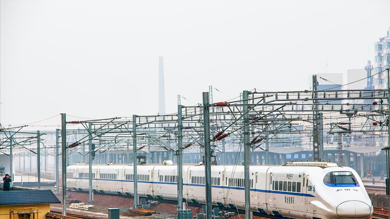 d开头的动车和g的区别,d开头与g开头的动车有什么区别