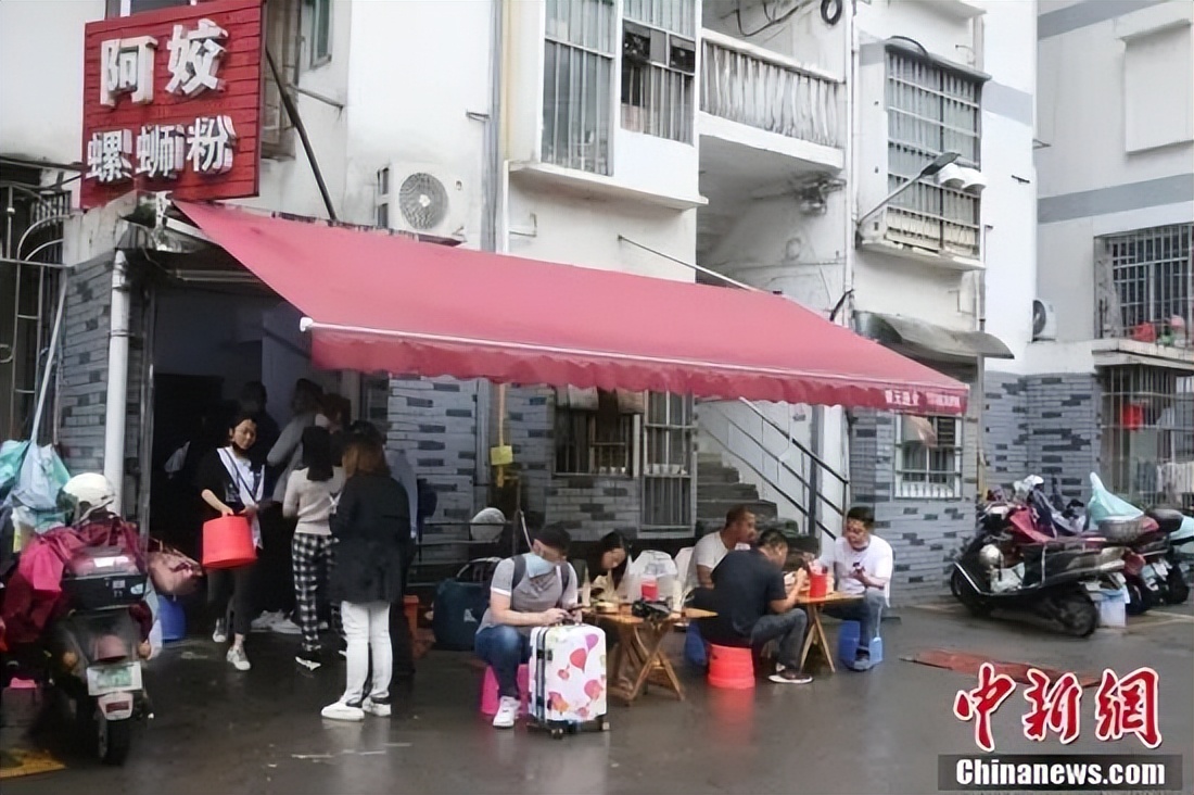 柳州螺蛳粉排名前三的,广西柳州螺蛳粉受欢迎排行榜