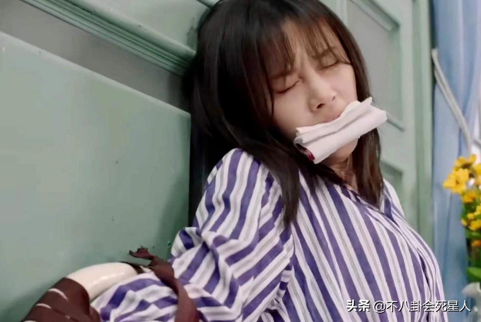 鞠婧祎8大离谱妆容：吐血不敢弄花半永久妆，守丧也要浓妆涂红唇