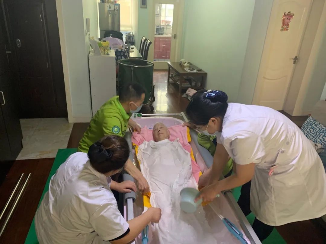 为老人洗澡洗衣服,为老人洗澡一般多少钱