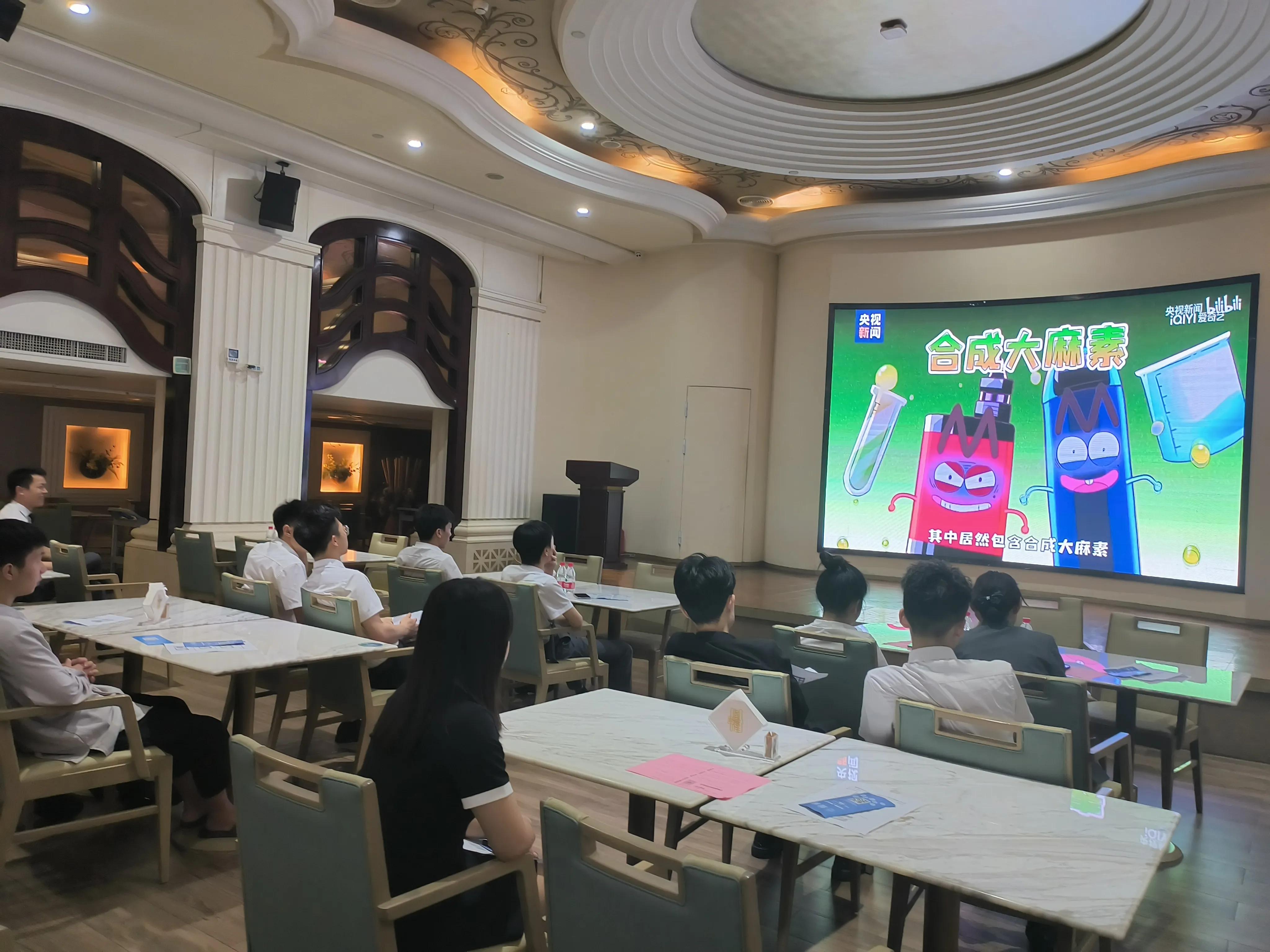 采育镇开展禁毒宣传进场所活动,市禁毒办到乡镇小学开展禁毒宣传