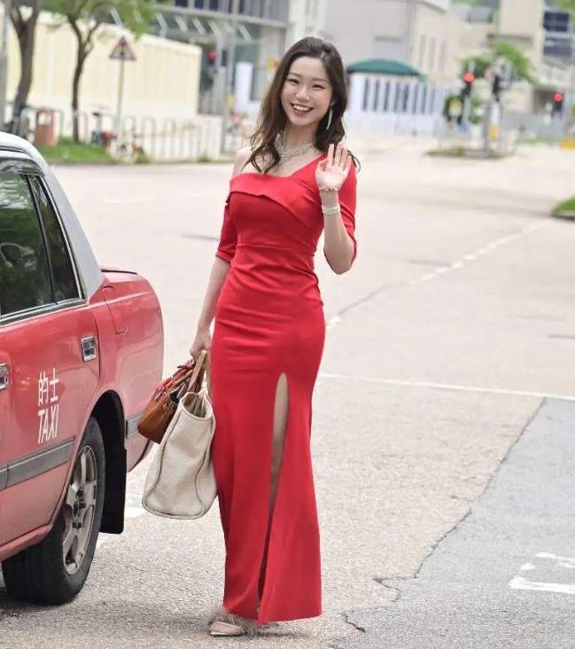 今年被内定的“神颜港姐冠军”，火辣到网友集体破防：港娱有救了