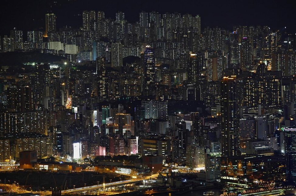 香港高房价下的蚁民，普通老百姓该何去何从