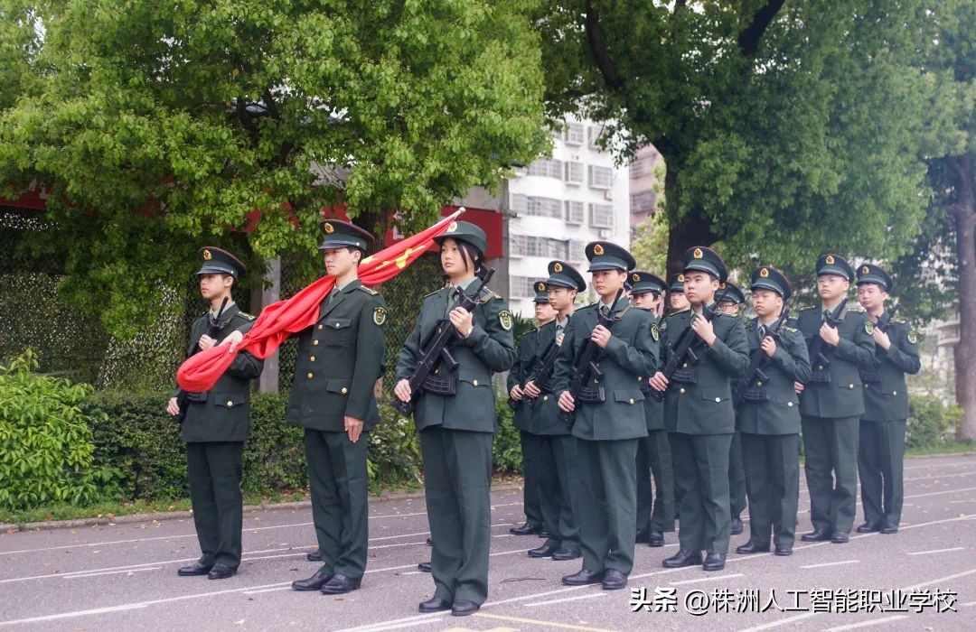 千人晨读丨诵读经典诗文，传承中华文化