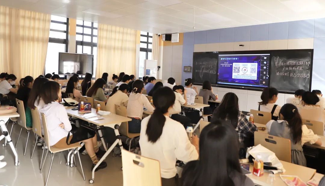 大广节携V-GIRL未可走进广西财经学院，感受青春创意之美