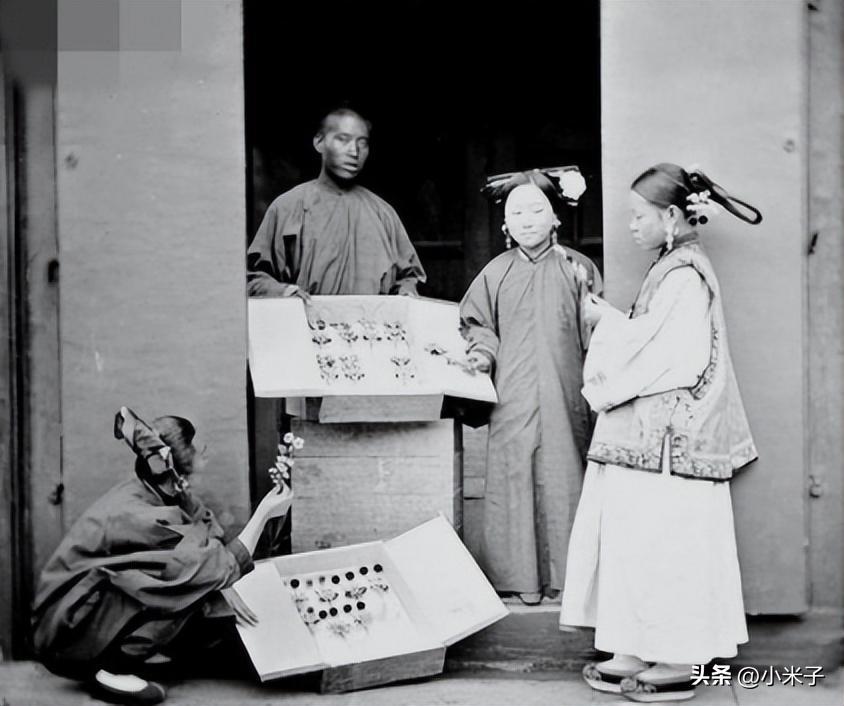 日军日记：*安妇慰**不服从管教，我很愤怒，用*刀刺**插入她的*体下**