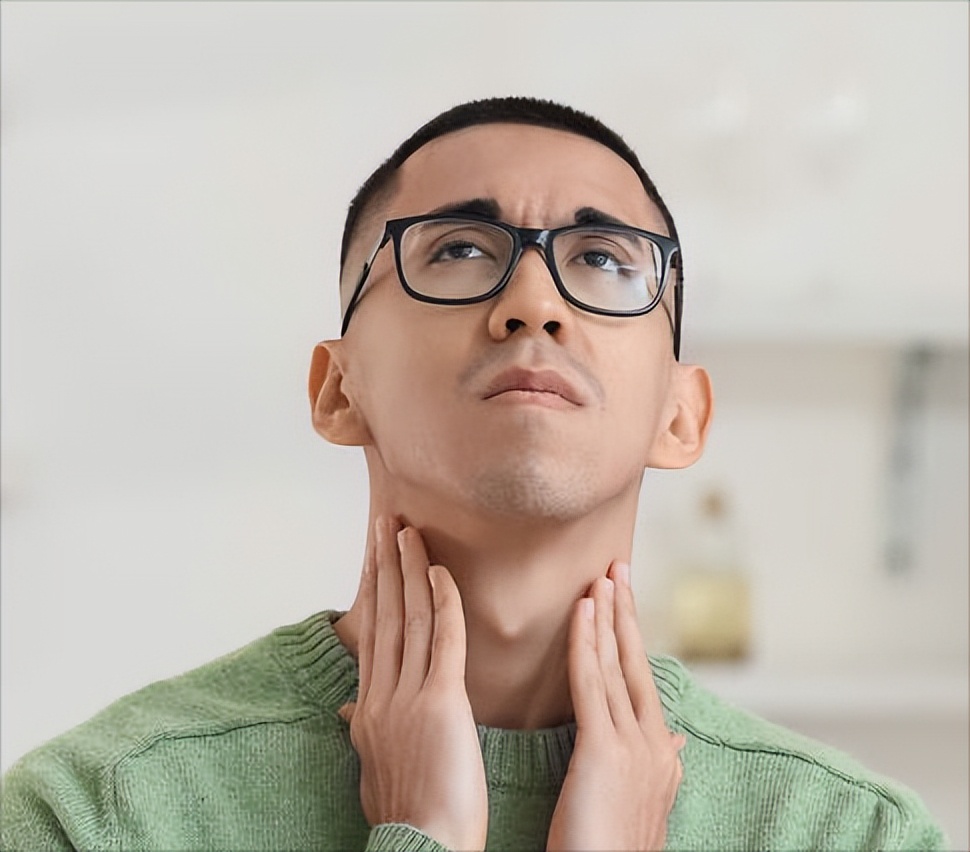 艾滋病窗口期发烧盗汗咽痛怎么治,艾滋病早期咽痛特点会是单独的吗