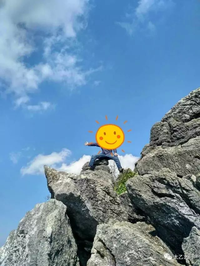 攀普洱天壁山之西门崖子：一日凌云出，群山齐失自高心