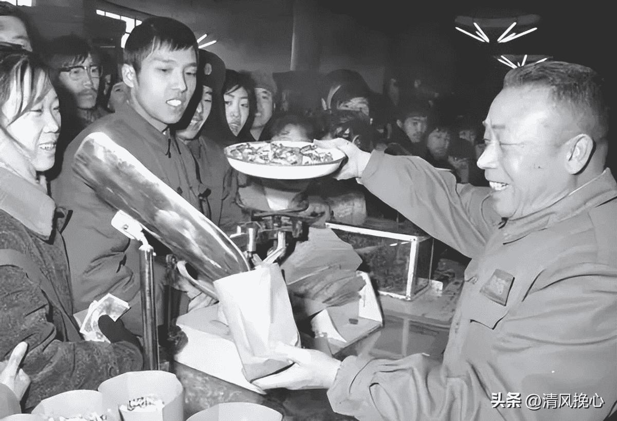 慈禧真人照片对比,清末老照片慈禧眼袋下垂