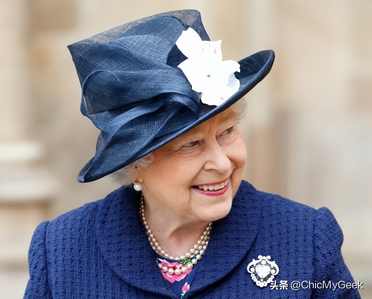 英国王室宝石戒指 (英女王婚戒背后的故事)