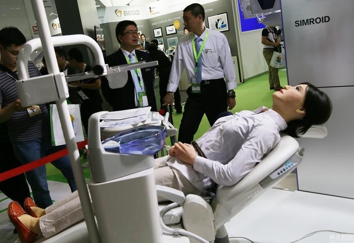 人工智能机器人老婆多少钱,售价近10万的机器人女友