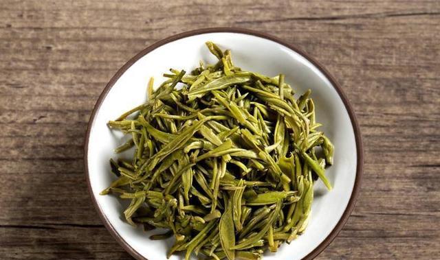 喝完的茶叶渣可以干嘛,喝完茶的茶叶渣应该放哪种垃圾桶