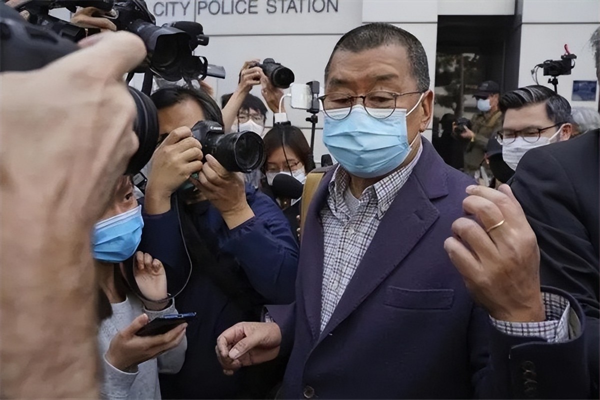 民族败类还敢祸国殃民？港独大佬曾遭晴天霹雳，苦苦哀求给条活路