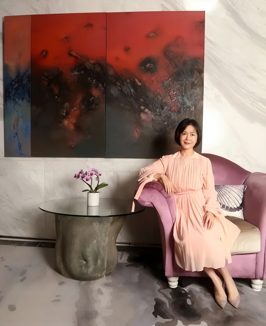 从设计师到“气质”女总裁，她辞职创业，屡获表彰，毕业于东华大学！