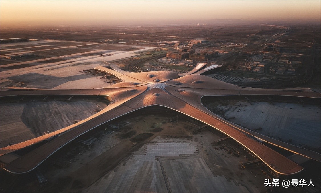 伊拉克“建筑女魔头”：一生未婚，争议无数，却活成了一个传奇