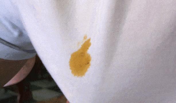 衣服溅上油渍快速处理,100%棉的衣服沾上油渍怎么洗