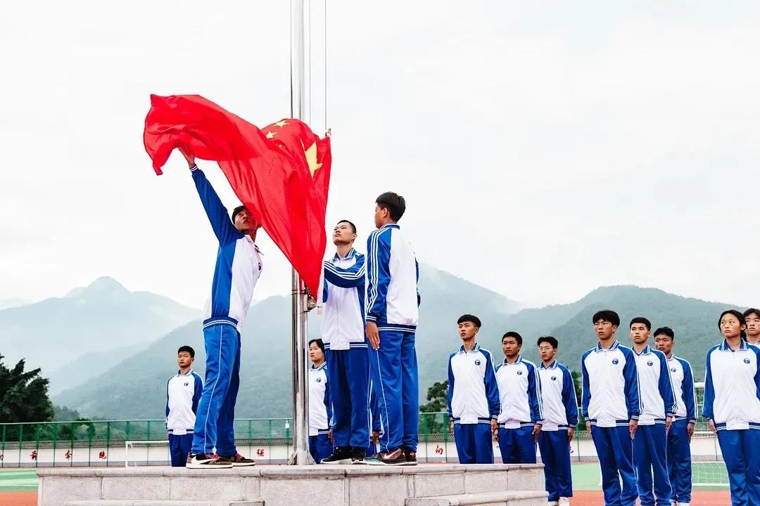 凝心固本全力提高教育教学质量,凝心聚力主动作为