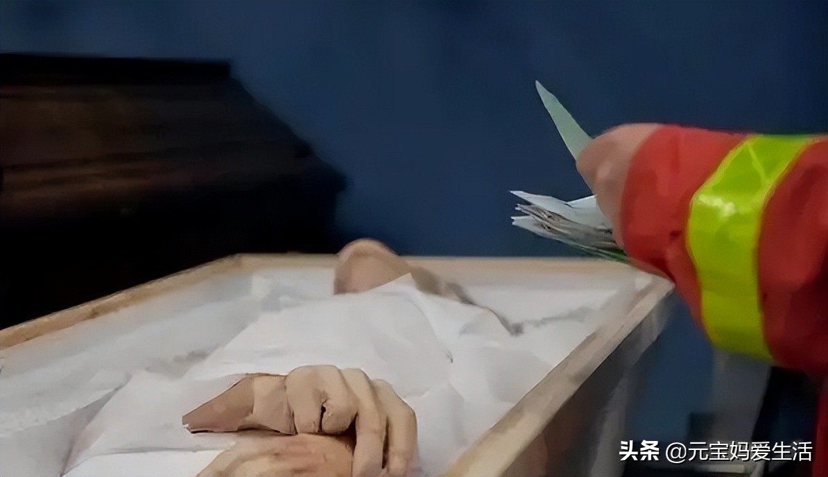 逝者穿自己的衣服可以火化吗,火化时可以穿衣服吗