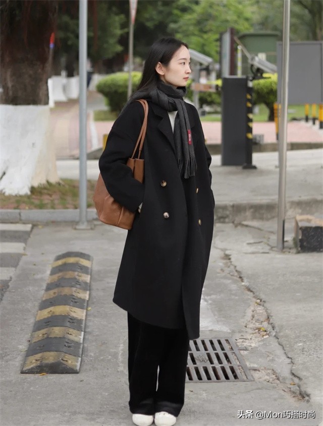 女士冬季围巾哪种系得舒服又好看,围巾正确打开方式