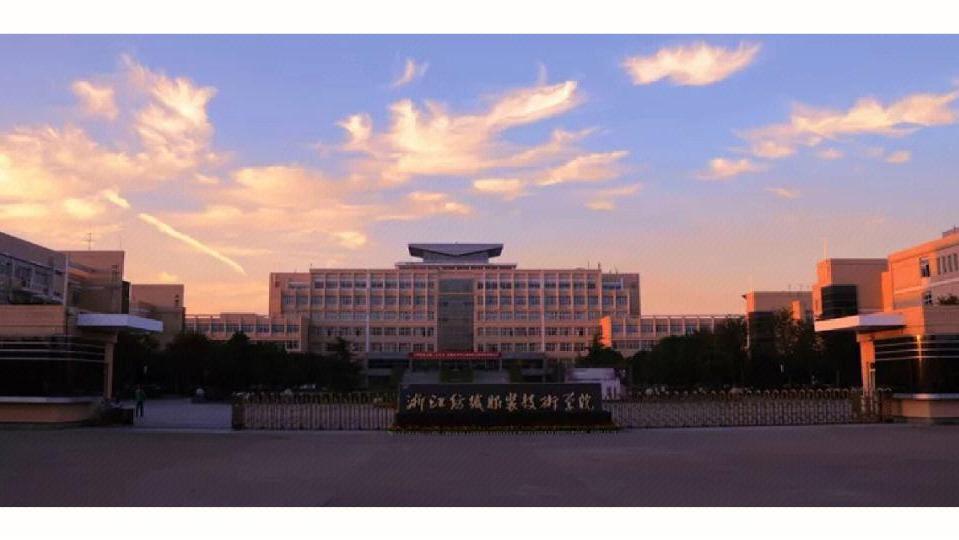 浙江一高校开讲座教女生吸引男性,浙江一高校教女生吸引男生后续