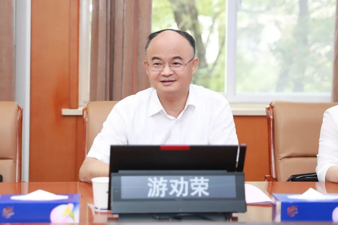 共商加强法治共同体建设推动行政争议实质性化解——游劝荣院长一行走访湖北省司法厅