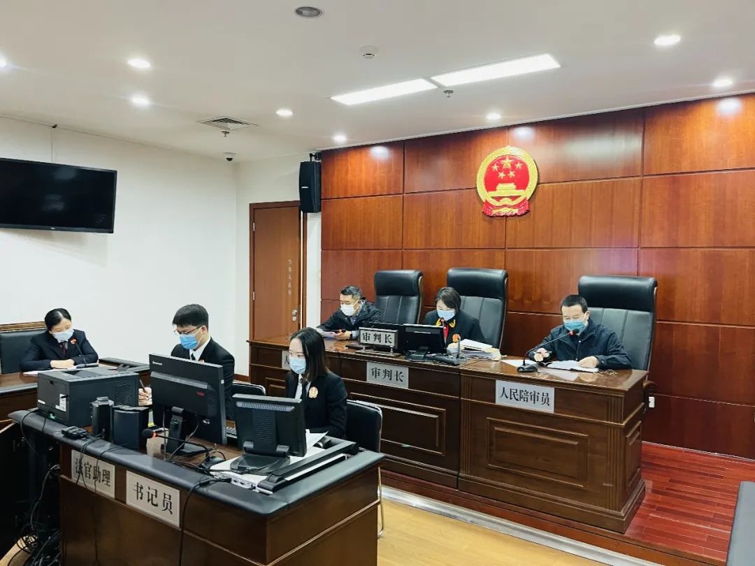 虚假代购诈骗案例,假冒包包的案件一般会判多少年