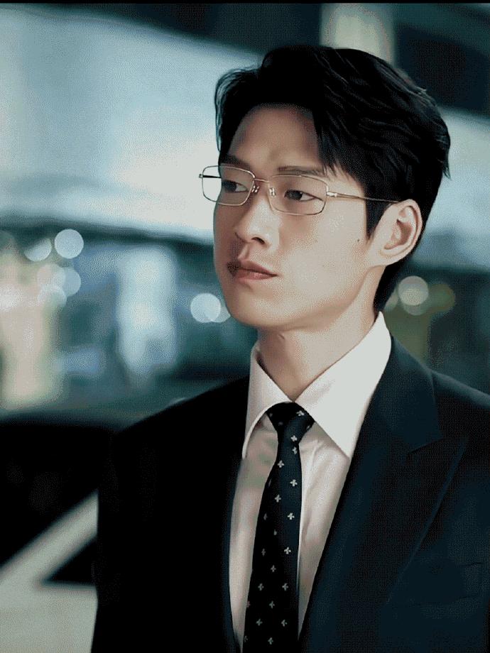 靠刘海撑起来的颜值,靠刘海撑起的颜值男生